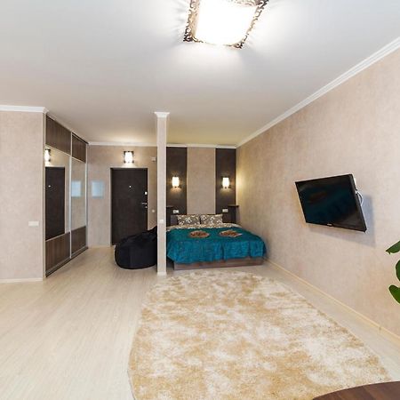 Studio Apartment On Bazhana Kiev Exterior photo