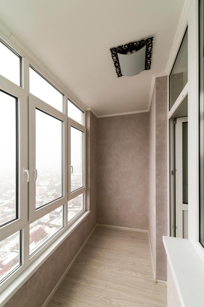 Studio Apartment On Bazhana Kiev Exterior photo